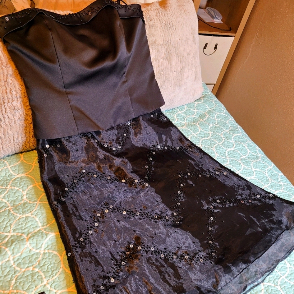 Beautiful balll gown, bridal gown. Never worn